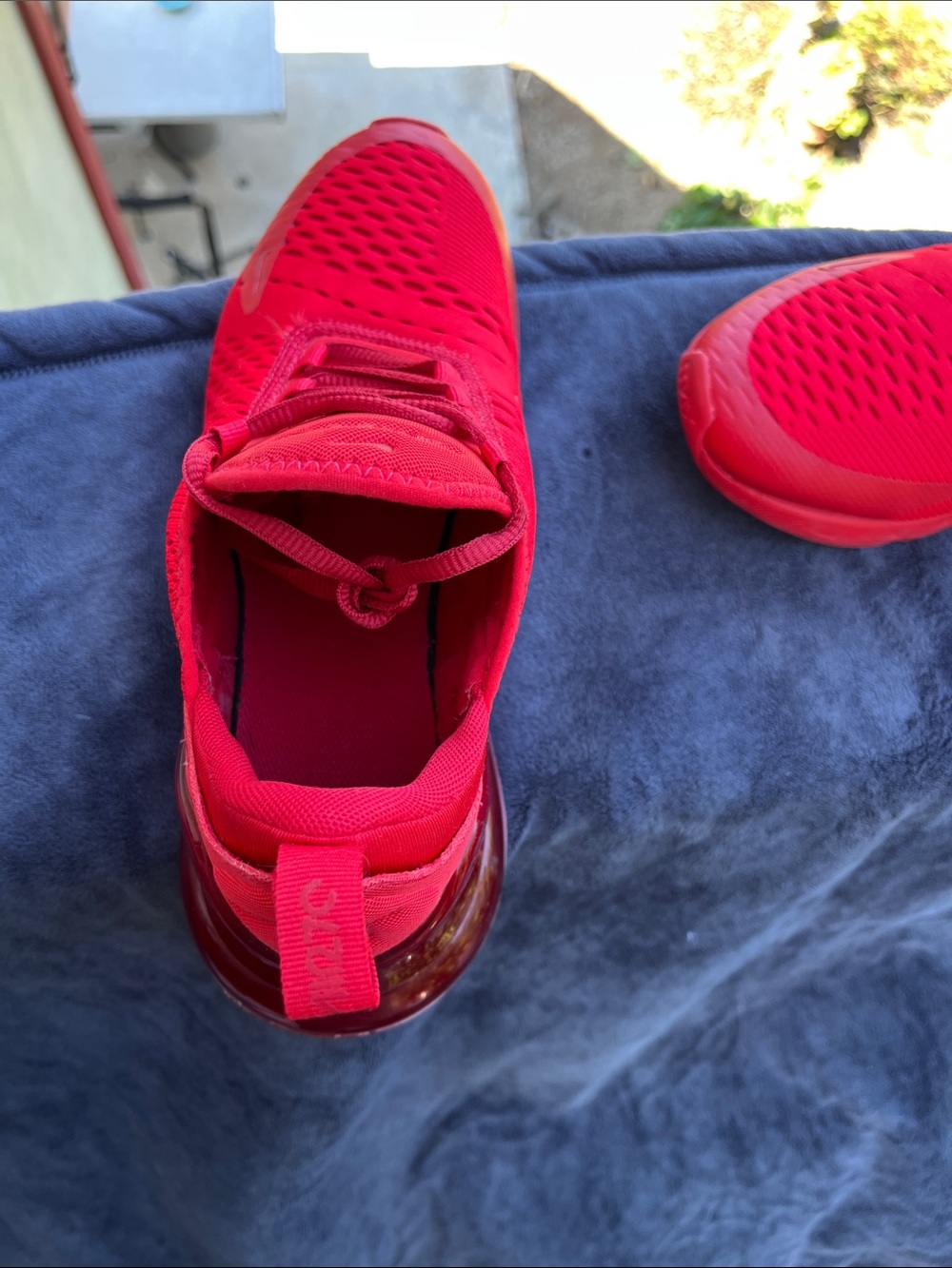 Nike Youth 6.5/Women’s 8 Air Max 270 Triple Red Sneakers - Picture 5 of 10